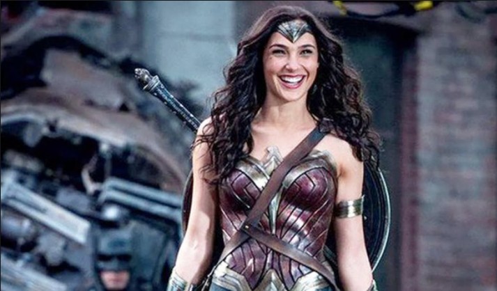 蓋兒加朵 (Gal Gadot) 是如何祝神力女超人生日快樂的